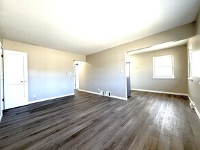 11049 W Hampton Ave in Milwaukee, WI - Building Photo - Building Photo