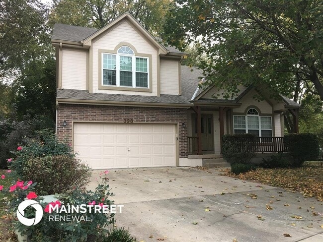 320 NE Golden Gate Ct in Blue Springs, MO - Foto de edificio - Building Photo