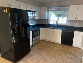 4930 Song Sparrow St NE in Salem, OR - Building Photo - Building Photo