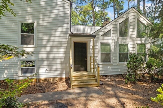 4060 Oak Ferry Dr NE