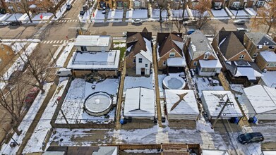 6640 W Foster Ave in Chicago, IL - Foto de edificio - Building Photo