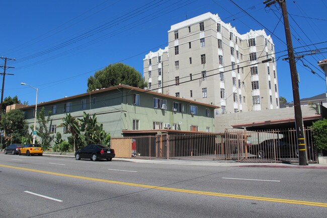 1304 N Hayworth Ave in West Hollywood, CA - Building Photo - Building Photo