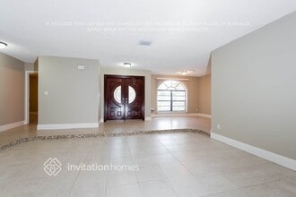 10851 SW 173rd St in Miami, FL - Foto de edificio - Building Photo