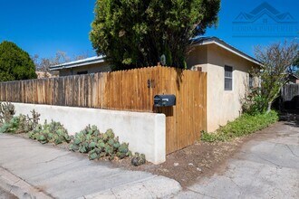 911 Don Juan St in Santa Fe, NM - Building Photo - Building Photo