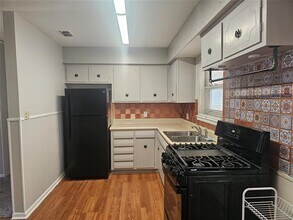 604 E 4th St in Weatherford, TX - Building Photo - Building Photo