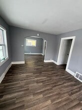 843 Remington Ave in Flint, MI - Building Photo - Building Photo