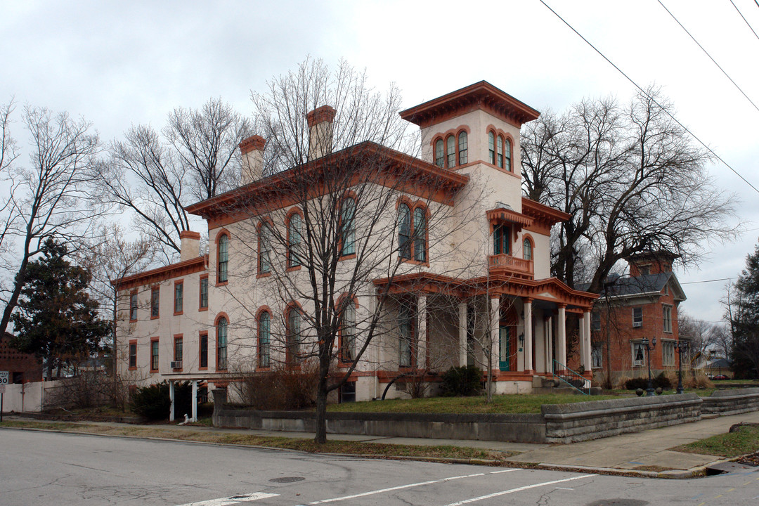 1003 E Main St in New Albany, IN - Building Photo