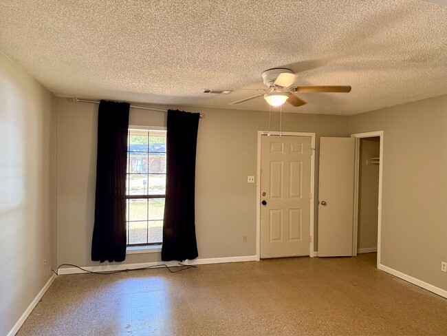 121 Presley Dr in Tupelo, MS - Building Photo - Building Photo