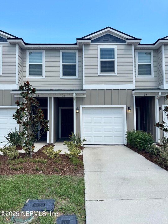 75 Pamplona Dr in St. Augustine, FL - Building Photo