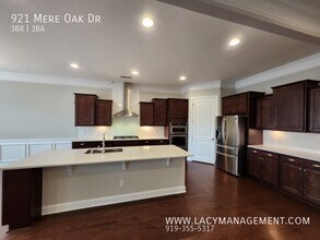 921 Mere Oak Dr in Raleigh, NC - Building Photo - Building Photo