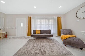 241 Oceanic Ave in Lauderdale-by-the-Sea, FL - Building Photo - Building Photo