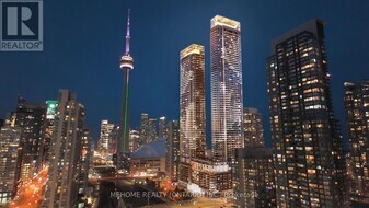 1 Concord Cityplace Wy in Toronto, ON - Building Photo