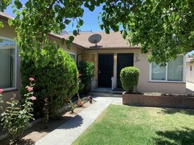 3456 E Clinton Ave in Fresno, CA - Building Photo