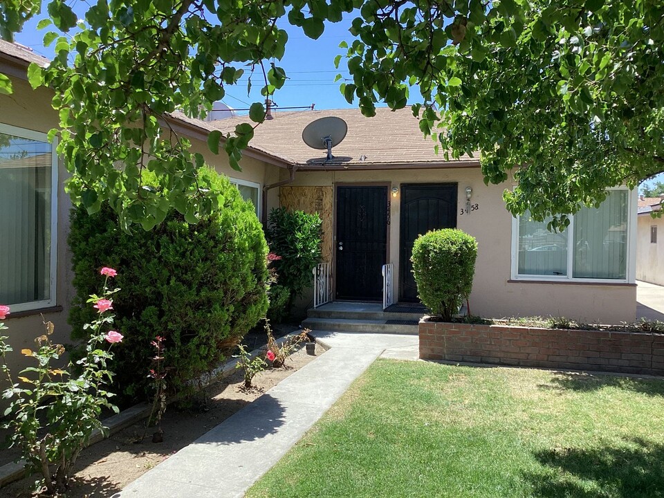 3452 E Clinton Ave, Unit 3456 in Fresno, CA - Building Photo