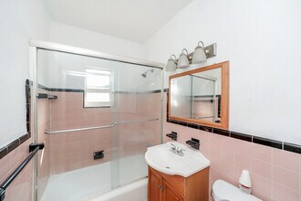 7920 Harding Ave in Miami Beach, FL - Building Photo - Building Photo