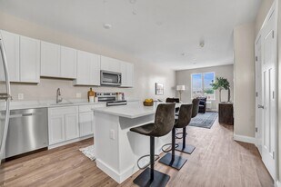 127 Centre St in Brockton, MA - Building Photo