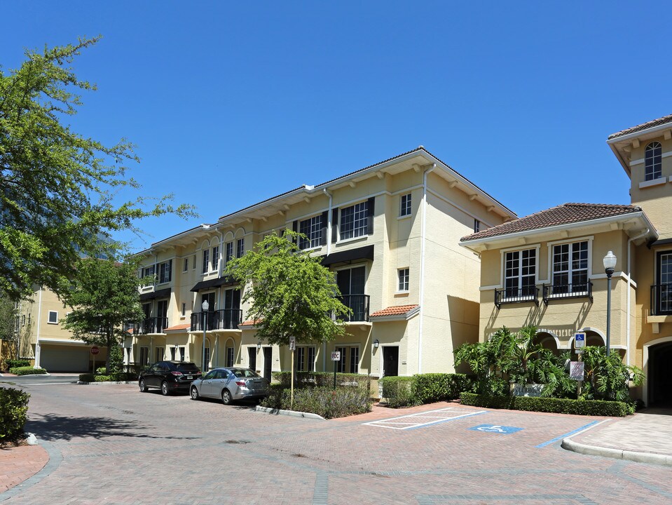 102-128 Beach Haven Ln in Tampa, FL - Foto de edificio