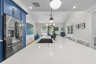 559A Bristol Ferry Rd in Portsmouth, RI - Building Photo - Building Photo
