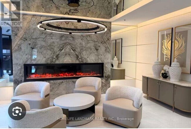 5858 Yonge St in Toronto, ON - Building Photo - Building Photo