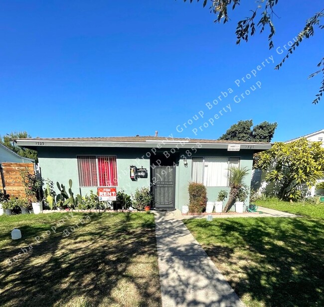 property at 1525-1527 E Eleanor St