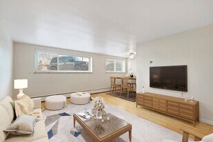 66 Pearl in Denver, CO - Building Photo