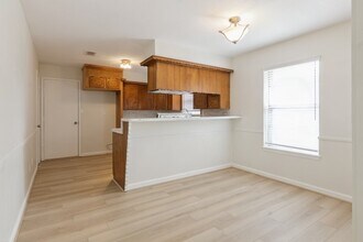 407 Holly Ln in Conroe, TX - Building Photo - Building Photo