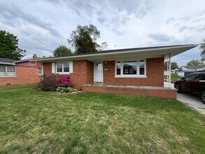 2201 E Eichel Ave in Evansville, IN - Building Photo - Building Photo