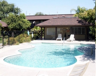 Le Fontaine Apartments in Fresno, CA - Building Photo - Building Photo