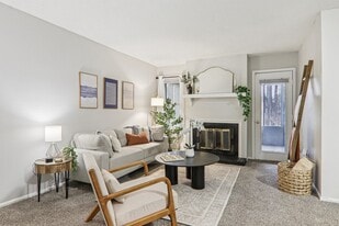 Plantations at Haywood in Greenville, SC - Building Photo