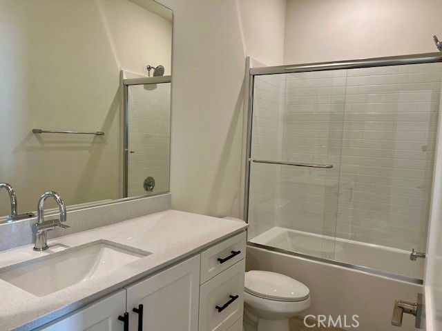 property at 32007 P.º Deriva