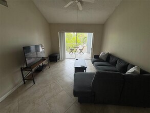 2600 S University Dr in Fort Lauderdale, FL - Building Photo - Building Photo
