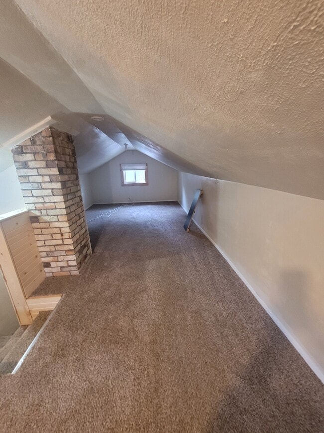 property at 515 N 6th St