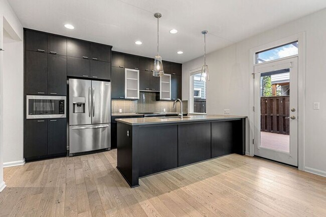 3243 N Houghton St in Portland, OR - Building Photo - Building Photo