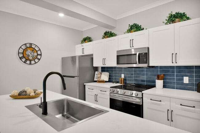 Pointe Grand Statesboro in Statesboro, GA - Building Photo - Building Photo