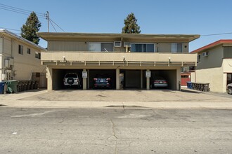 1601 Frisbie Ct in Concord, CA - Building Photo - Building Photo