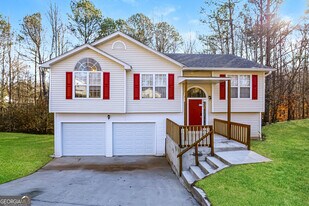 3957 Edgebrook Dr in Flowery Branch, GA - Building Photo