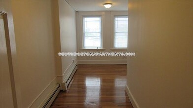 489 E Broadway-Unit -4 in Boston, MA - Building Photo - Building Photo