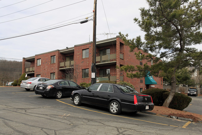 Pheasant Ridge Apartments in Woburn, MA - Building Photo - Building Photo