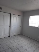 111 SW Madison Cir N-Unit -207 in St. Petersburg, FL - Building Photo - Building Photo