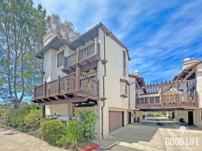 8614 Villa La Jolla Dr in San Diego, CA - Building Photo - Building Photo