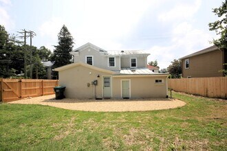 421 9th St NW in Charlottesville, VA - Building Photo - Building Photo