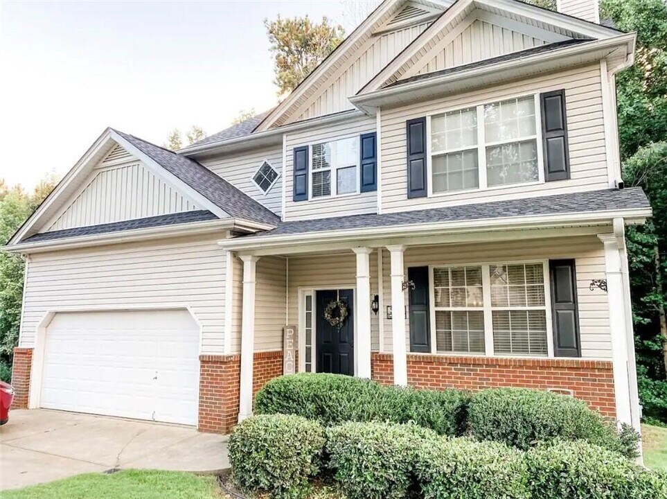 305 Penfield Cir in Sugar Hill, GA - Building Photo