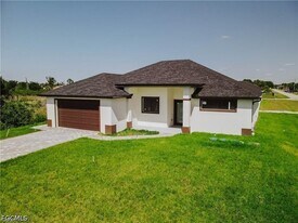 4705 Diane Ave S in Lehigh Acres, FL - Building Photo