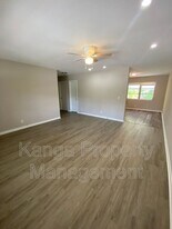 612 Prosperity Farms Rd in North Palm Beach, FL - Building Photo