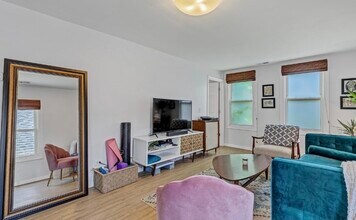 520 N Ada St, Unit Garden in Chicago, IL - Foto de edificio - Building Photo