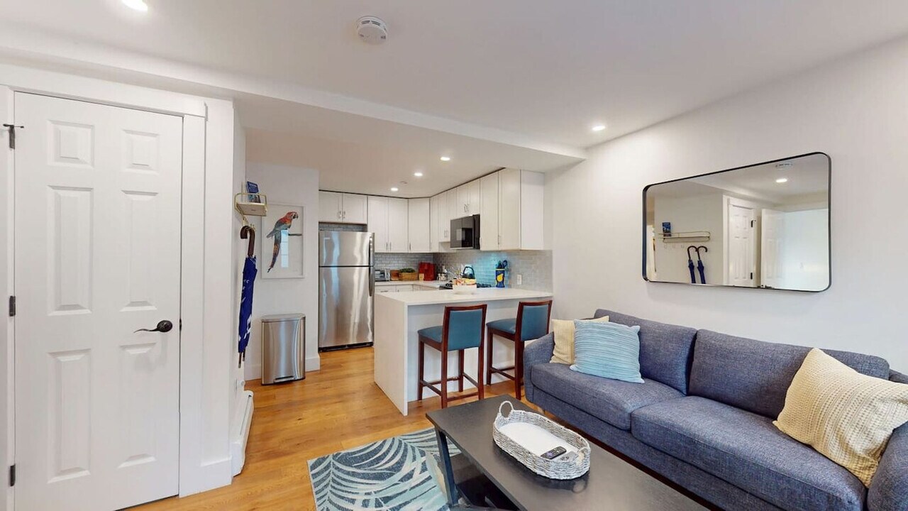 36 Montgomery St in Cambridge, MA - Building Photo