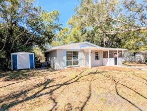 1017 Webster Dr in Pensacola, FL - Building Photo - Building Photo