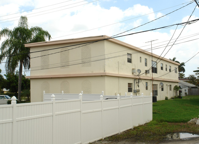 610 SE 2nd Ave in Boynton Beach, FL - Building Photo - Building Photo