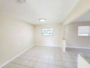 412 Conniston Rd in West Palm Beach, FL - Building Photo - Building Photo