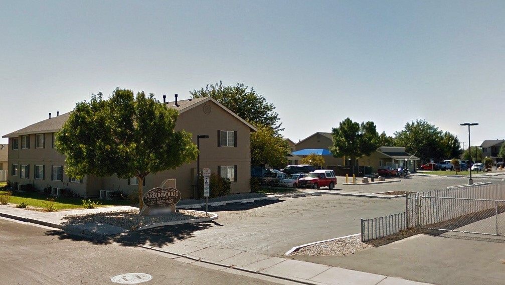 100 Serpa Pl in Fallon, NV - Building Photo